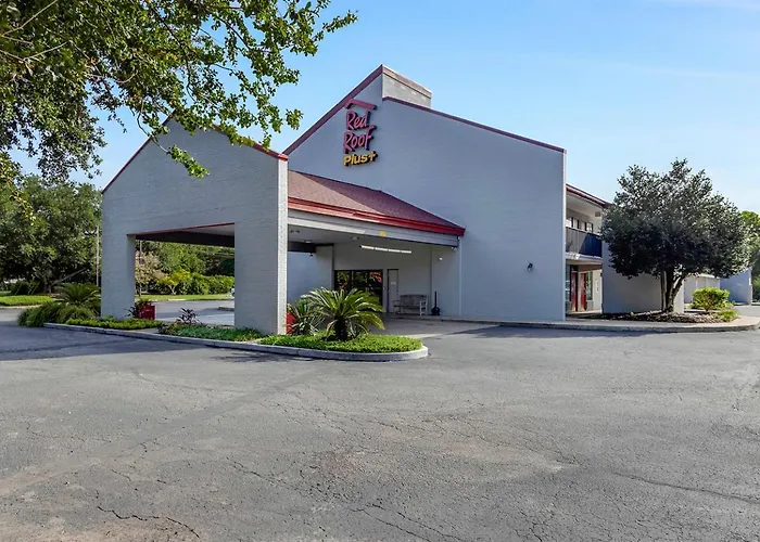 Red Roof Inn Plus+ Mt Pleasant - Patriots Point