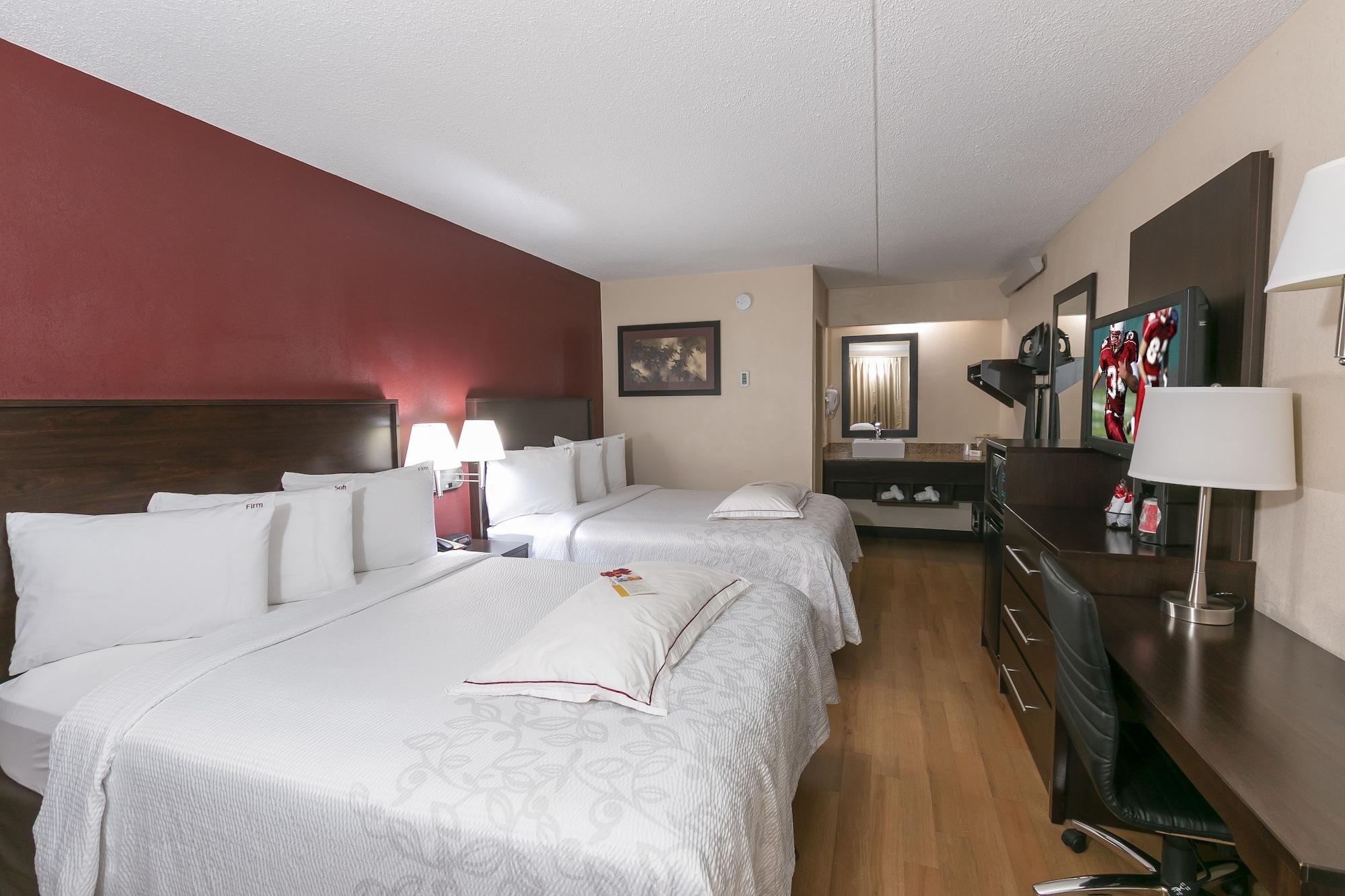 Hotel Red Roof Plus+ Mt Pleasant - Patriots Point 3*
