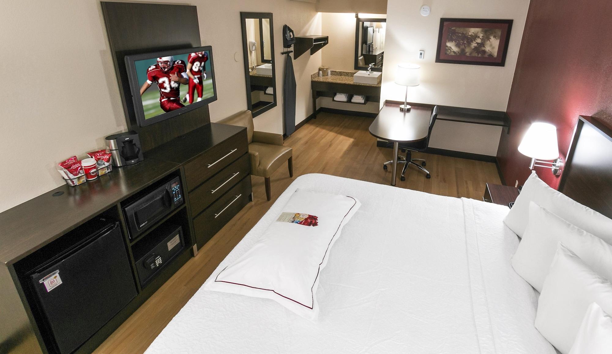 Red Roof Plus+ Mt Pleasant - Patriots Point Hotel 3*